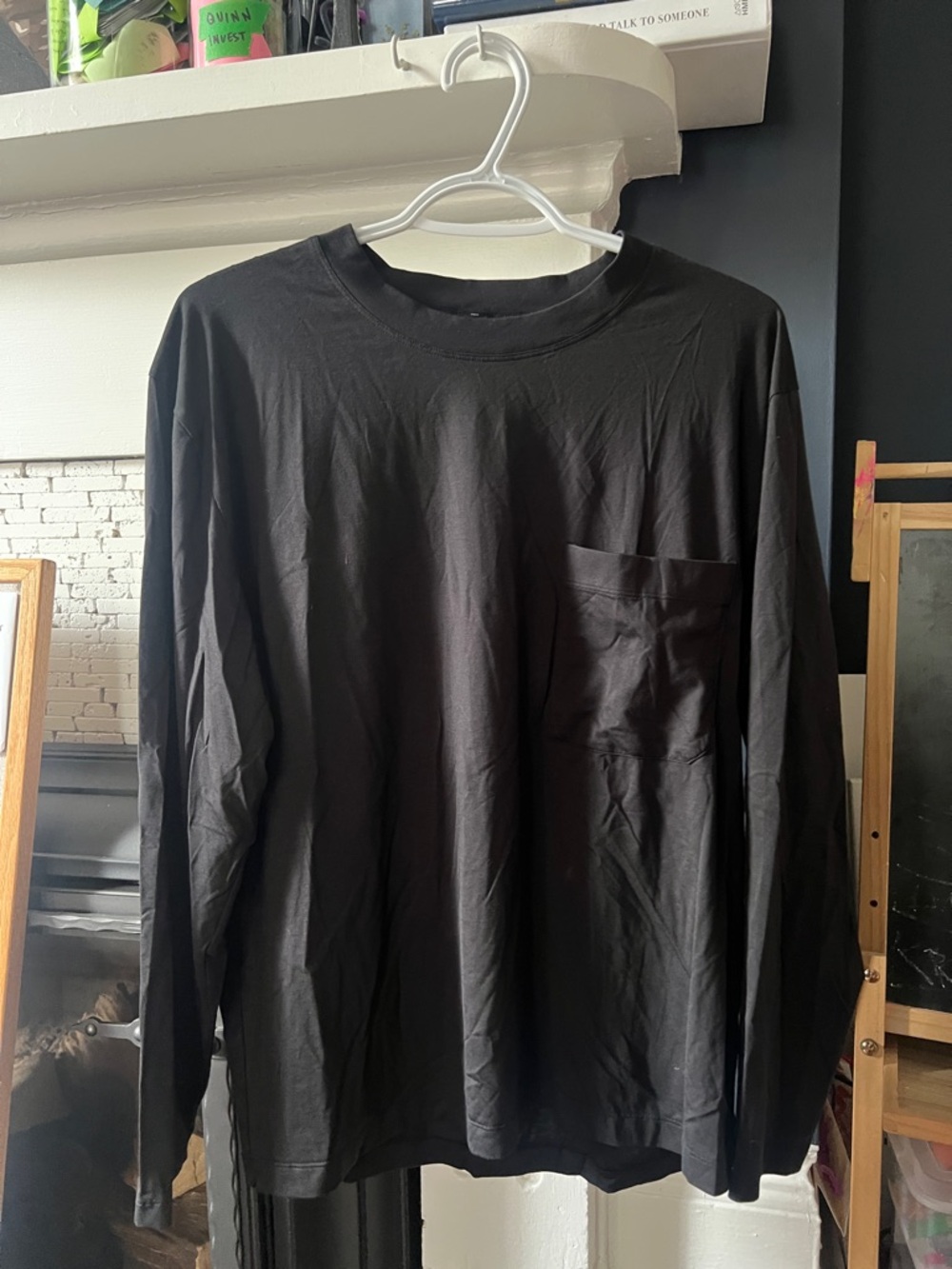 lululemon athletica Men's Black Long-Sleeve Pocket Tee